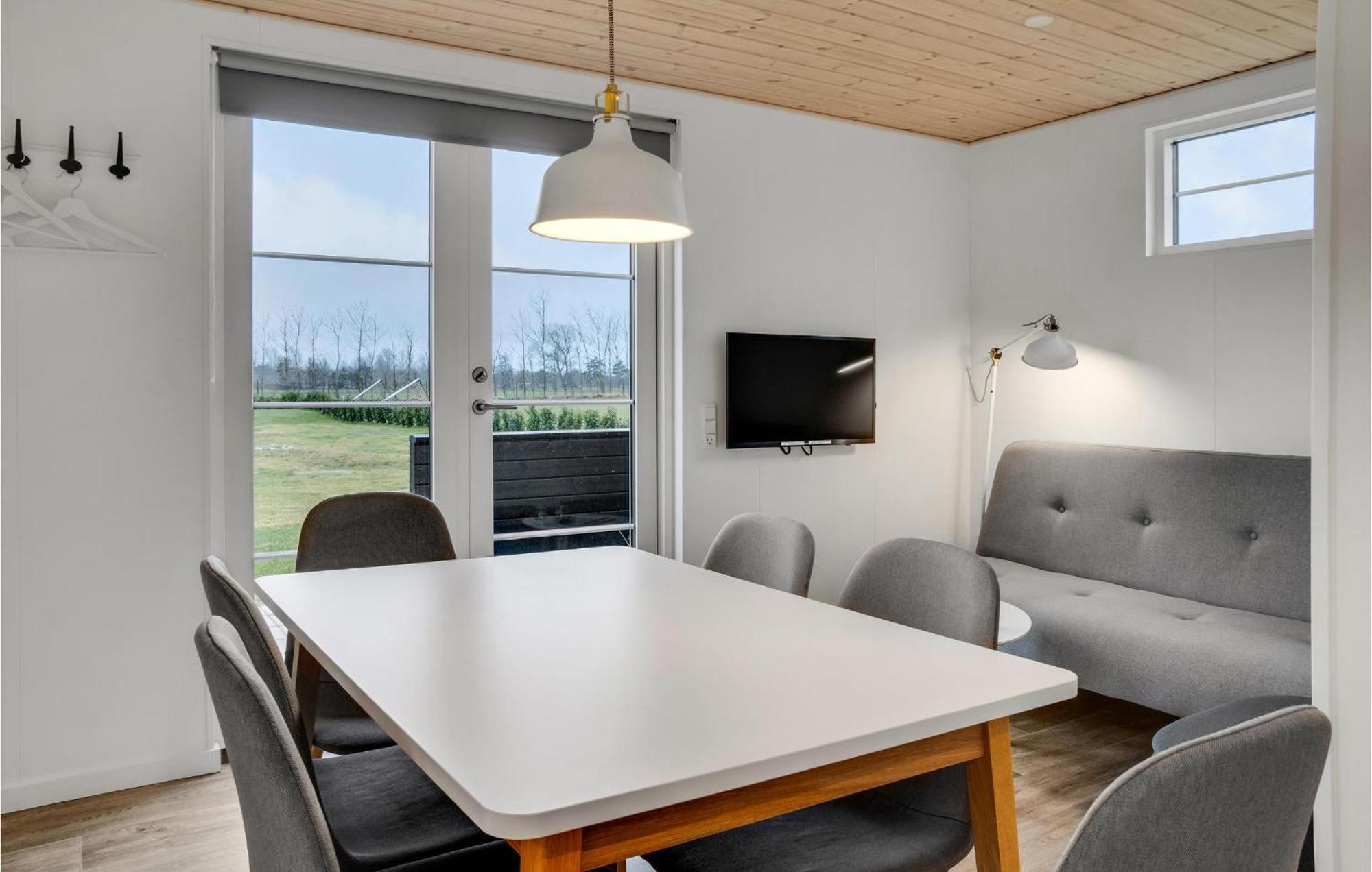 Amazing Apartment In Vaeggerlose With Kitchenette Bøtø By Dış mekan fotoğraf